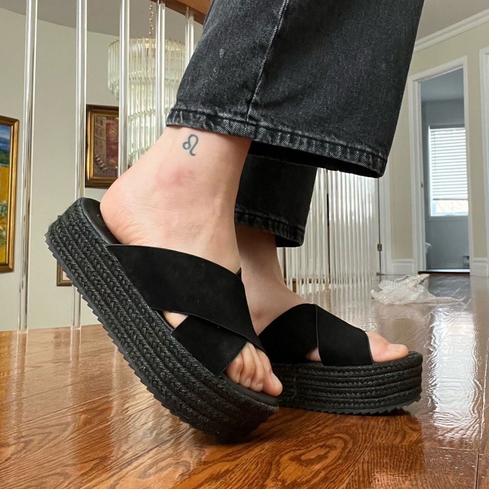 Coolway 1.5 Inch Platform Slides Size 8 Bold Casual Summer Footwear